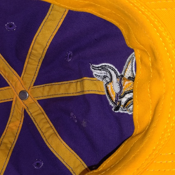 NFL Team Apparel Minnesota Vikings Embroidered Strapback Hat Cap main image 5